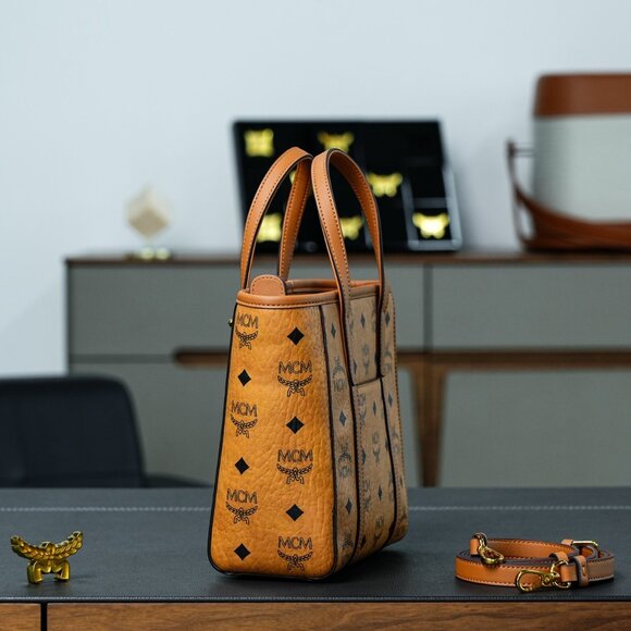 ❤️✨MCM mini aren top-zip shopper in visetos bag ✨ - Picture 2 of 8